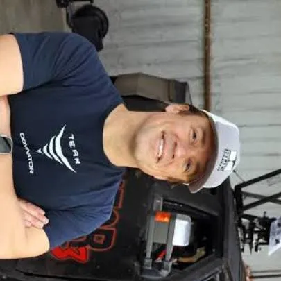 chat with ai character: 🌪️¡reed timmer!🌪️