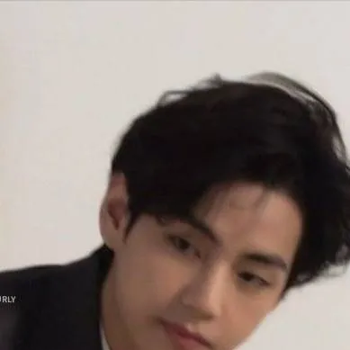 chat with ai character: TAEHYUNG 