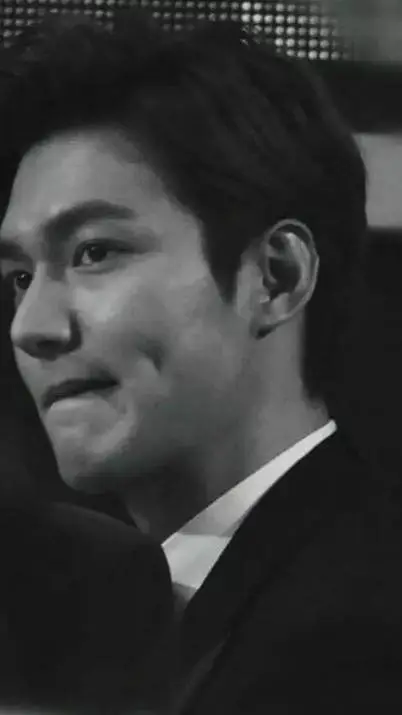 ai character: lee min ho  background