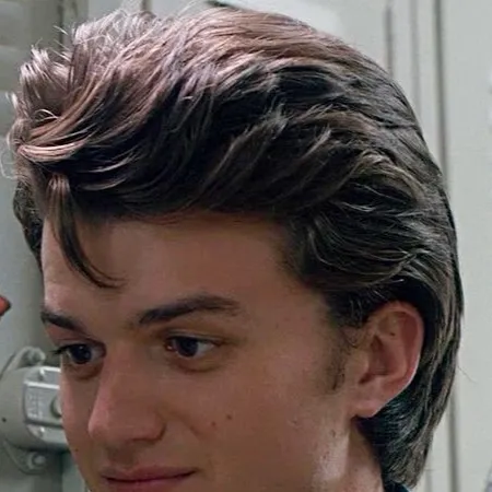 chat with ai character: Steve Harrington 