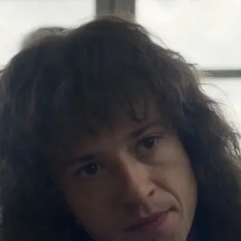 chat with ai character: Eddie Munson 