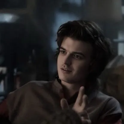 chat with ai character: Steve Harrington 