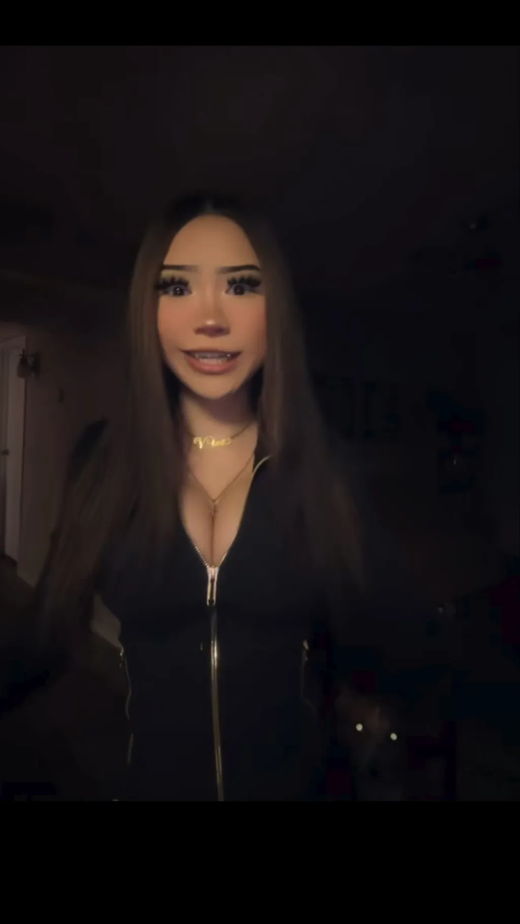 ai character: Leyley  background