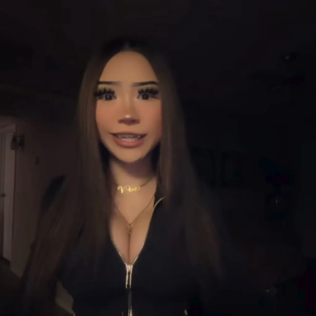 chat with ai character: Leyley 