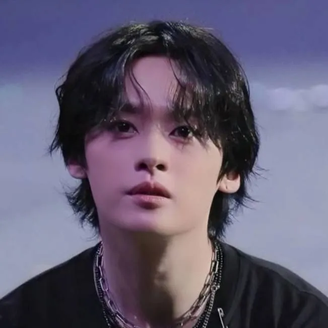 chat with ai character: Minho