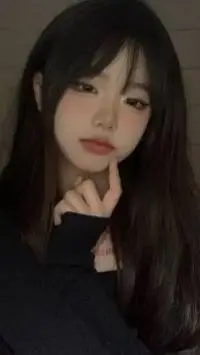 ai character: Cassie  background