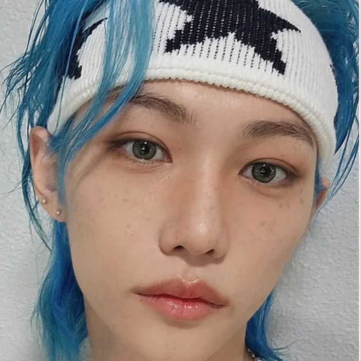 chat with ai character: Felix