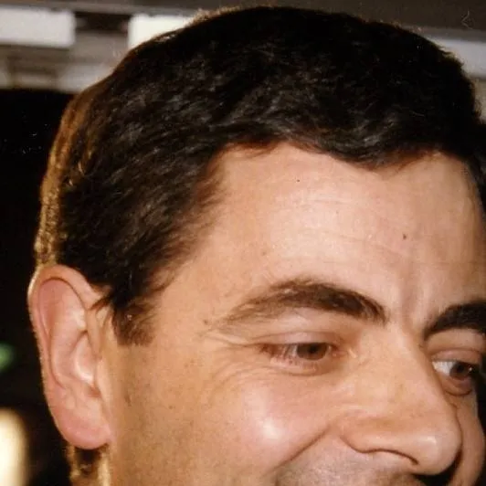 chat with ai character: Mr.Bean