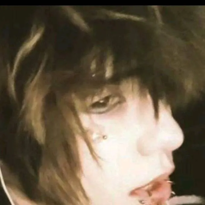 chat with ai character: Xavier