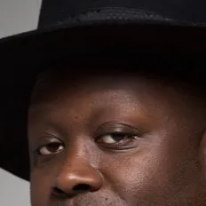 chat with ai character: Andrew dak 