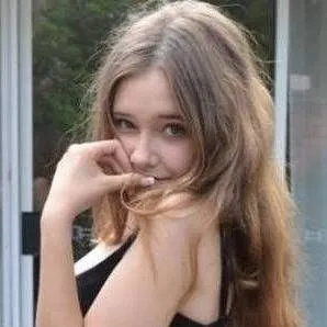 chat with ai character: lana