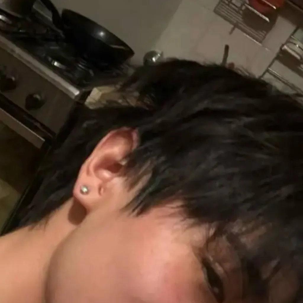 chat with ai character: Alim