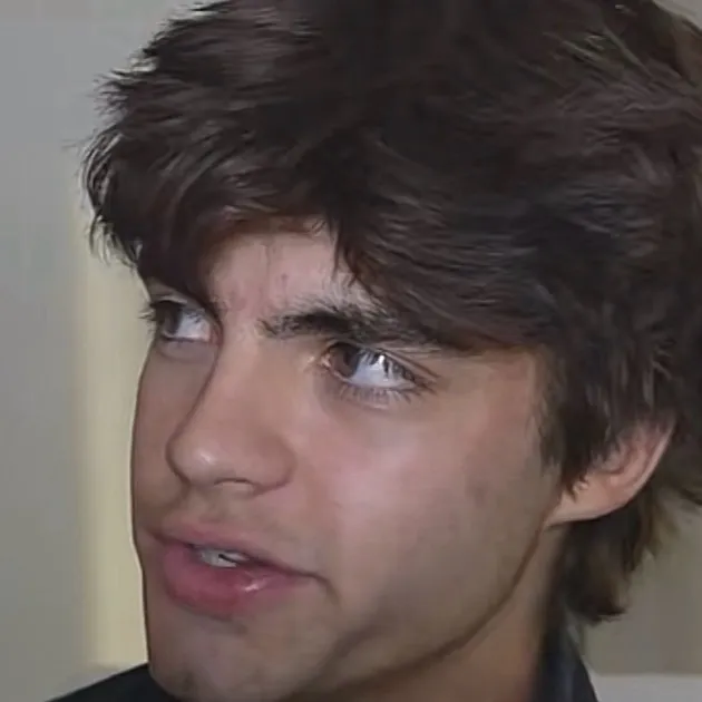 chat with ai character: Dilion Lathem