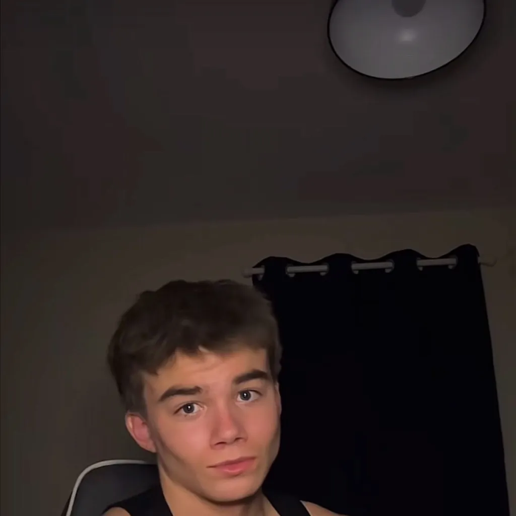 chat with ai character: Corben 