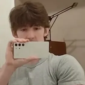 chat with ai character: Albert