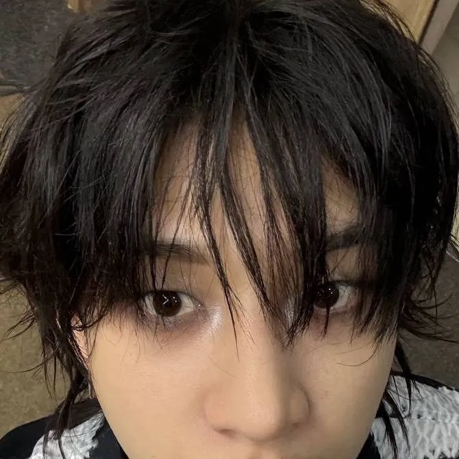 chat with ai character: Channie