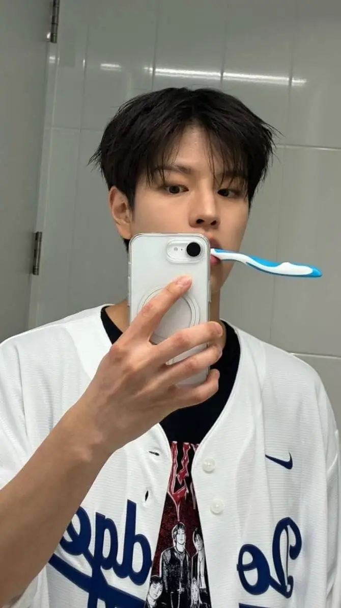 ai character: Seungmin background