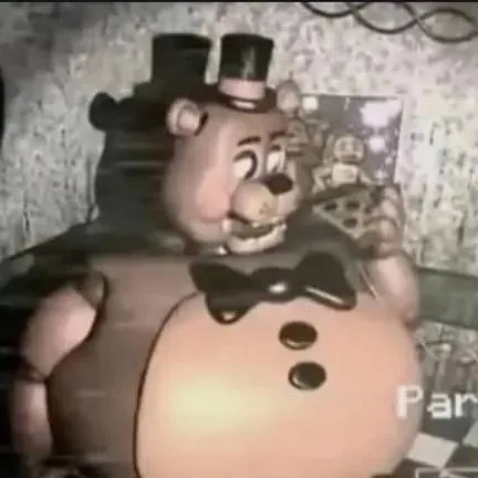 chat with ai character: Fat Freddy