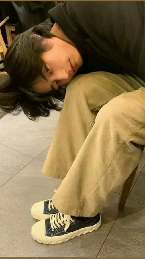 ai character: nijiro murakami background