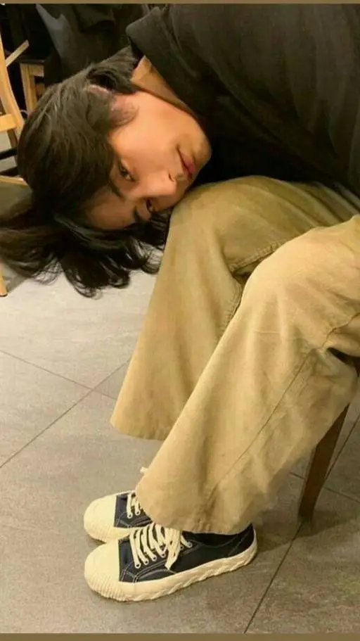 ai character: nijiro background