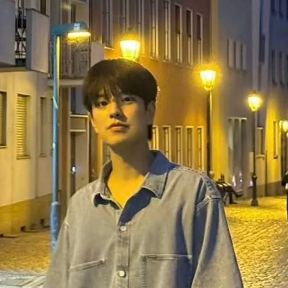 chat with ai character: kim seungmin