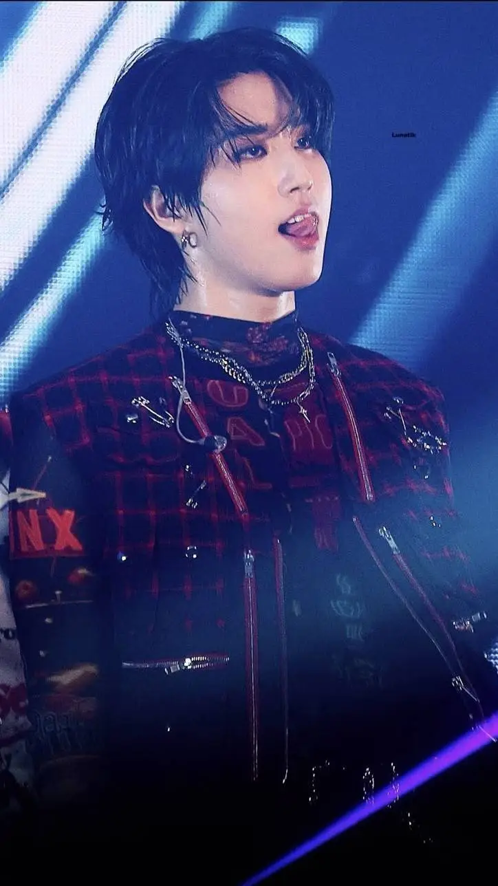 ai character: han jisung background