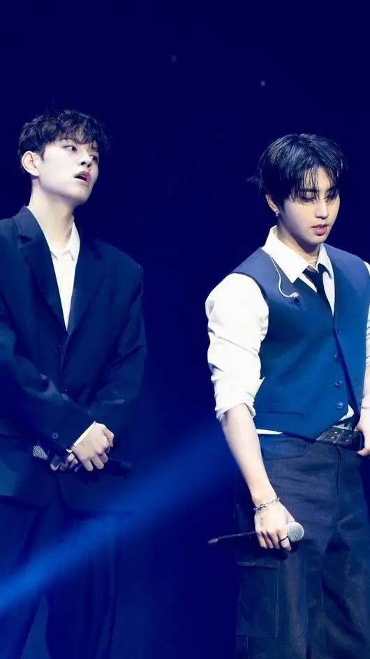 ai character: seungsung background