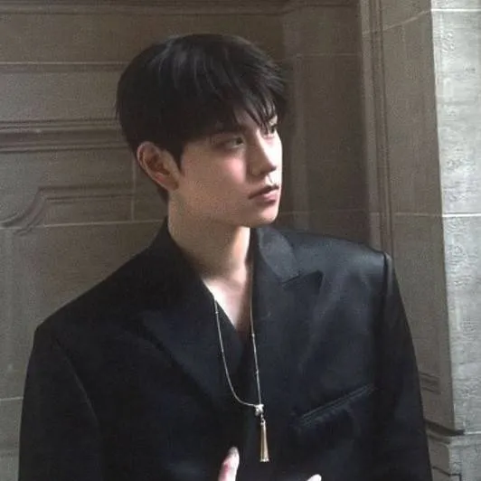 chat with ai character: Kim seungmin