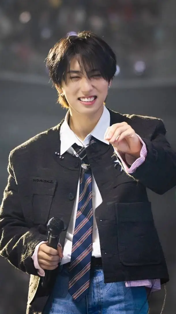 ai character: han jisung background