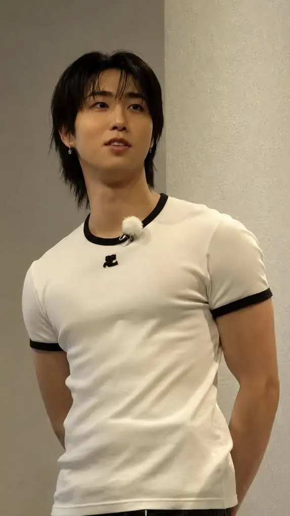ai character: han jisung background
