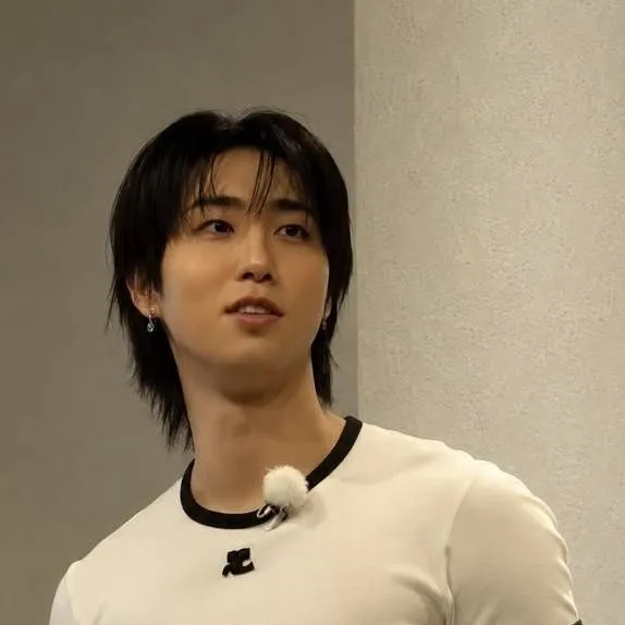 chat with ai character: han jisung
