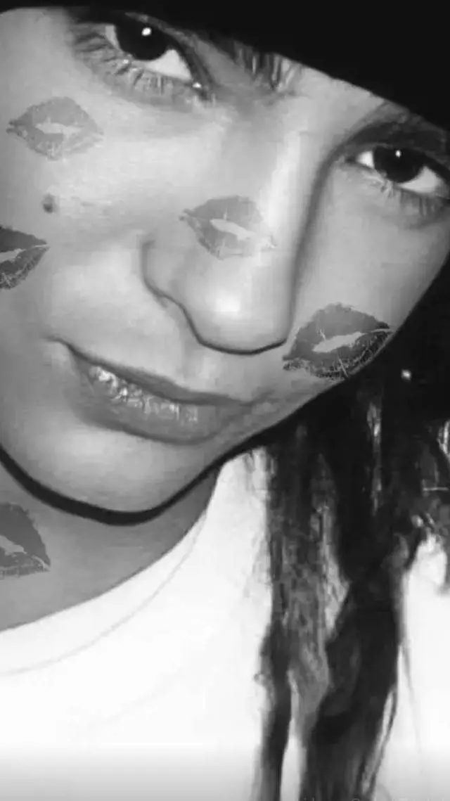 ai character: 🫶Tu amigo🫶 background