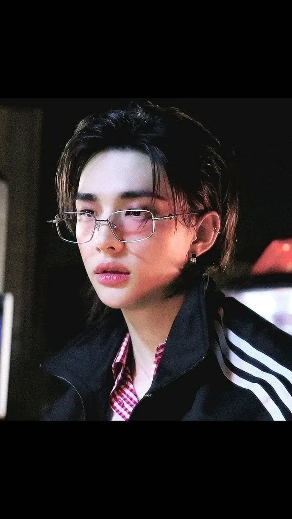 ai character: Hyunjin  background