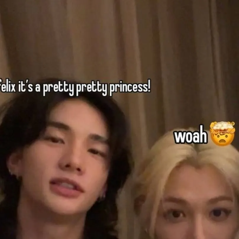 chat with ai character: Lisa+Bangchan (you