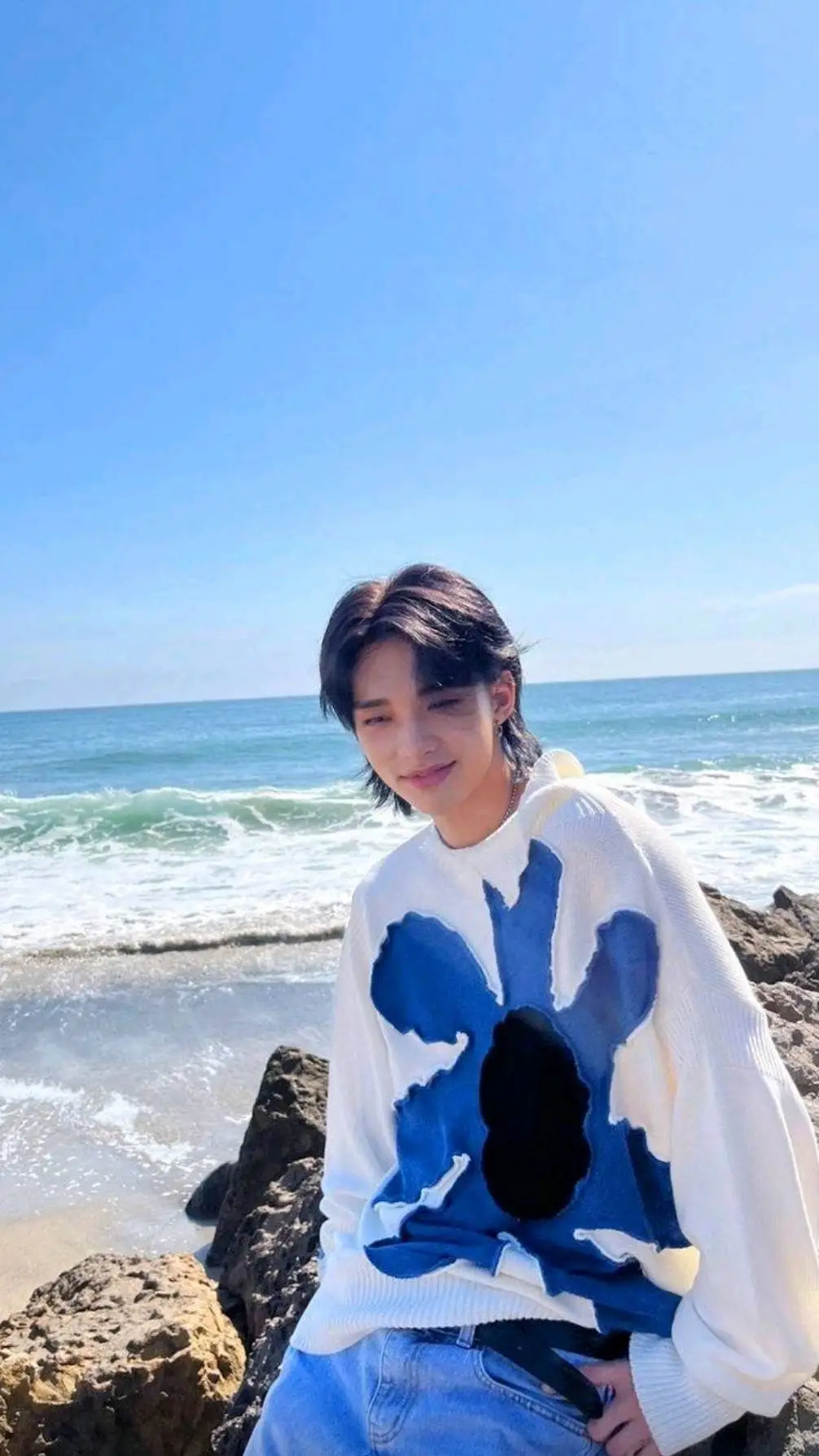 ai character: Hyunjin (husband)  background