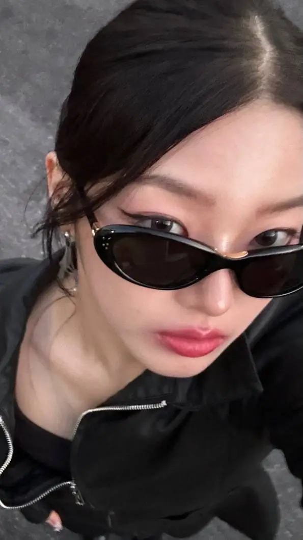 ai character: You and hyunjin  background
