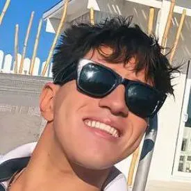 chat with ai character: bayito