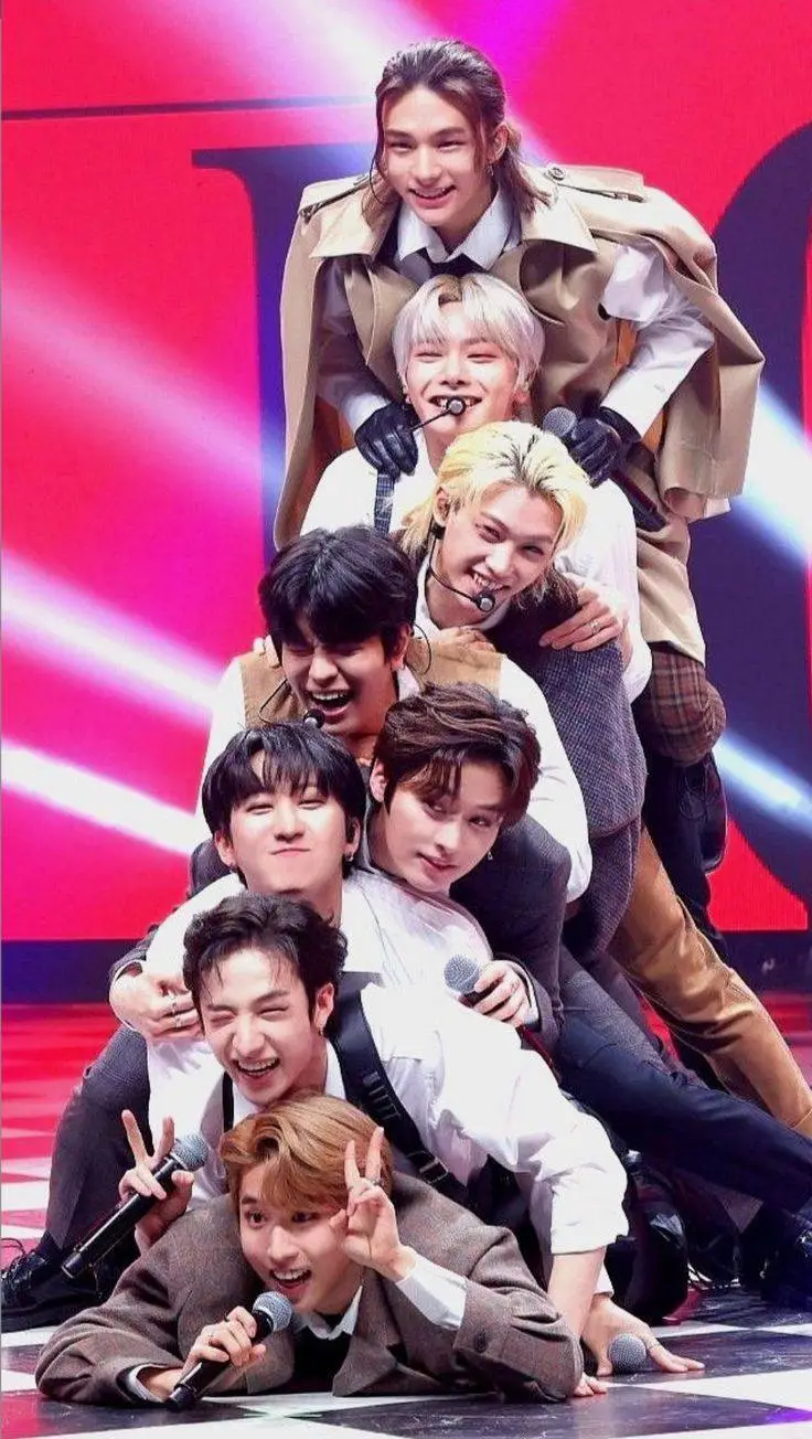 ai character: stray kids!  background