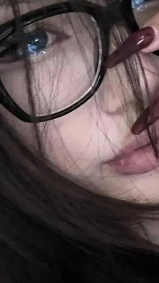 ai character: Zoe background