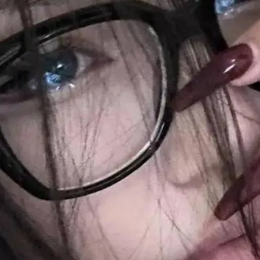 chat with ai character: Zoe