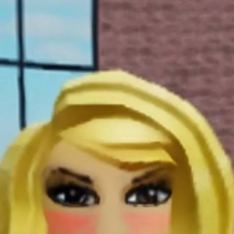 chat with ai character: lucia