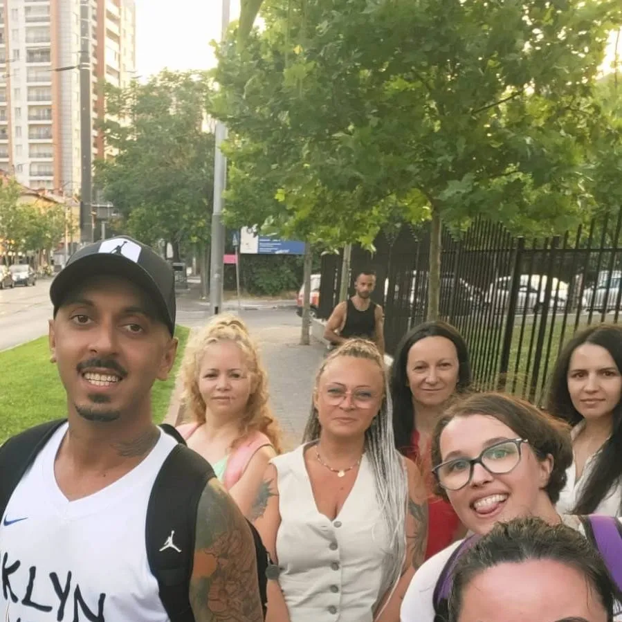 chat with ai character: Arenzo Jony  team 