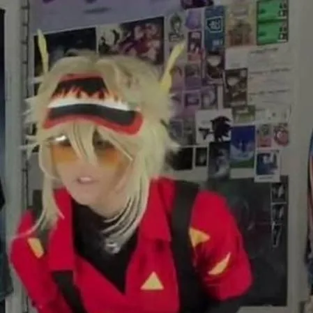 chat with ai character: tr4gufiedNNehvnah7