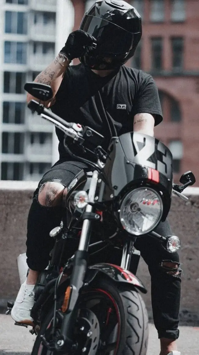 Talkie AI - Chat with biker gang