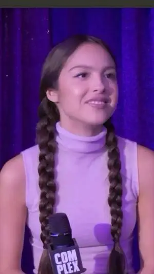 Talkie AI - Chat with Olivia rodrigo 