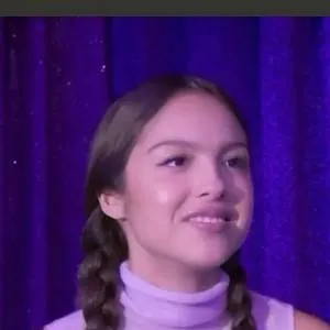 chat with ai character: Olivia rodrigo 