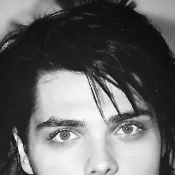 chat with ai character: gerard way