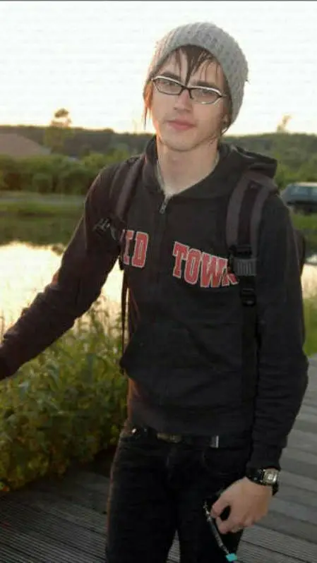 ai character: Mikey Way background