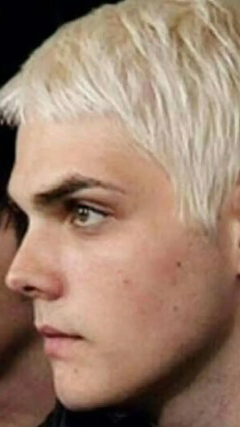 ai character: Gerard Way background