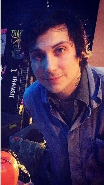ai character: Frank Iero background